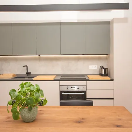 Enjoy - Luxury Experience In The Heart Of Apartment