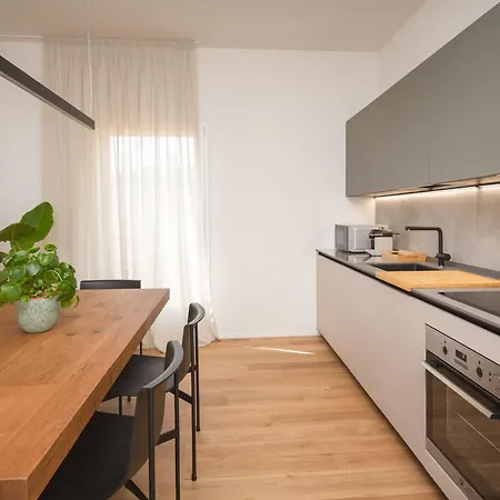 Enjoy - Luxury Experience In The Heart Of Apartment Bologna