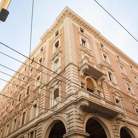 Enjoy - Luxury Experience In The Heart Of Apartment
