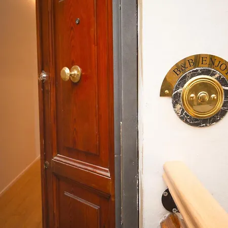 Enjoy - Luxury Experience In The Heart Of Apartment